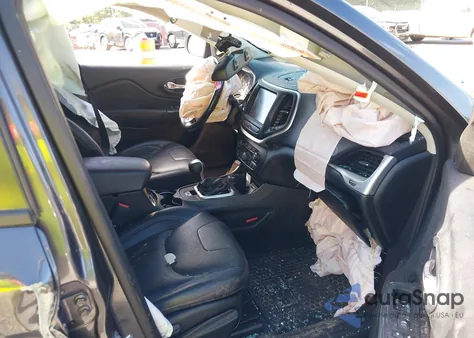 2015 Jeep Cherokee Trailhawk from USA, damaged, VIN 1C4PJMBS0FW780363